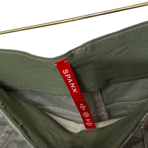 NWT SPANX Camo Cargo Skinny Jeans Jeggings - Picture 6 of 9